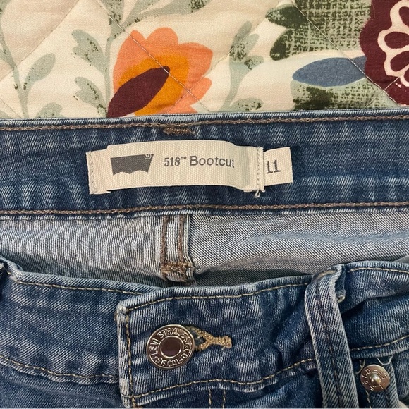 Levi's 518 Women's Boot Cut Jeans Size 11 - Picture 4 of 7